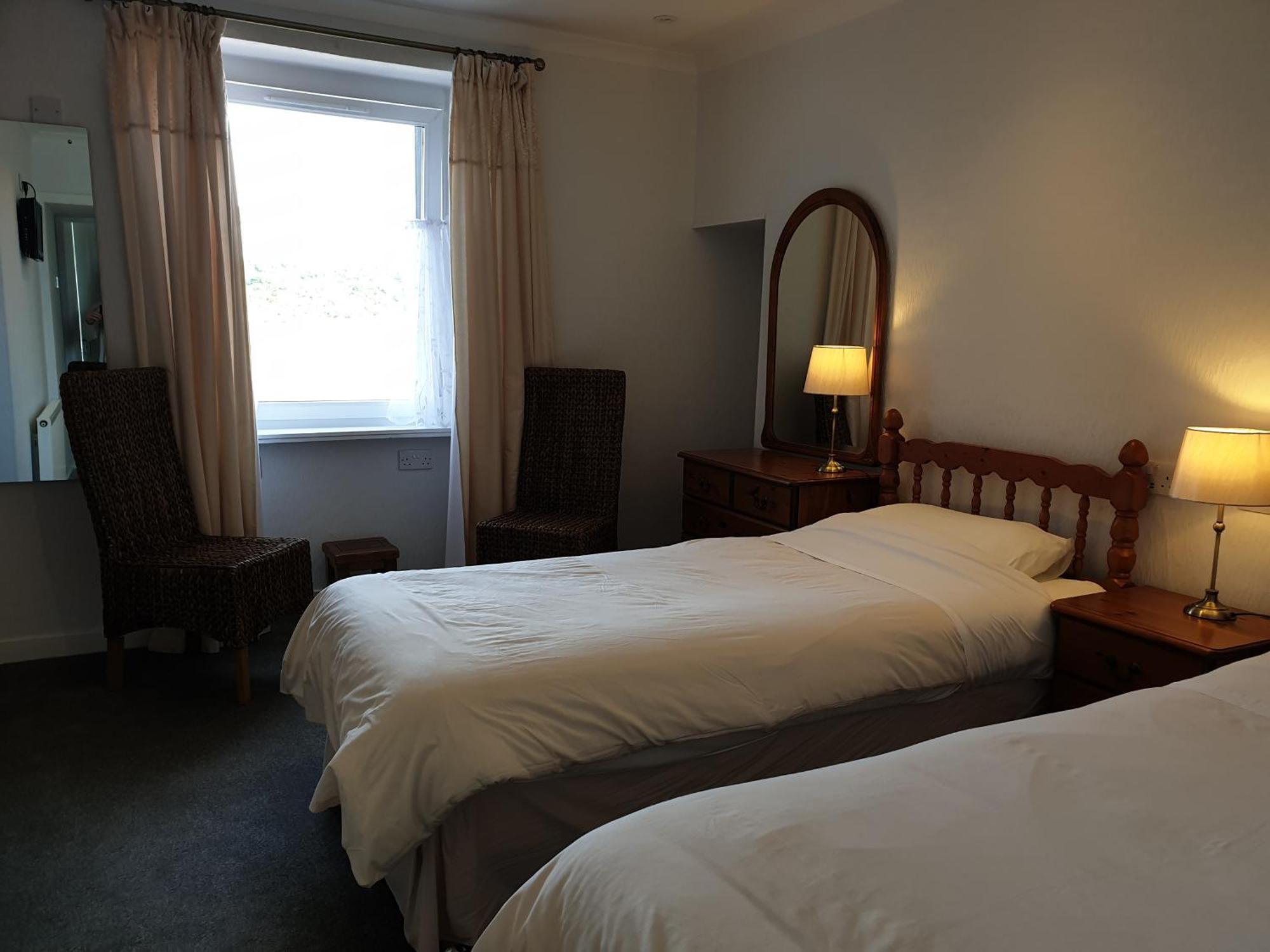 Bed and Breakfast Cliffe House Bed & Breakfast Кайликин Экстерьер фото
